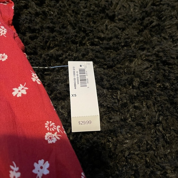 Old navy flower top - Picture 2 of 2